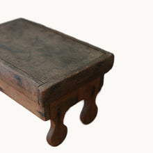 Load image into Gallery viewer, Primitive Hand Carved Wooden Box
